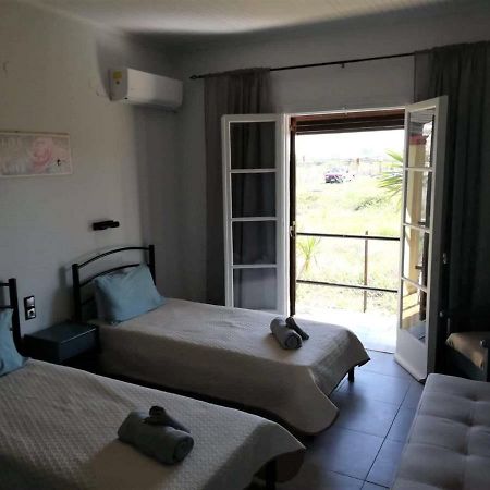 Issos Apartments Agios Georgios  Bagian luar foto