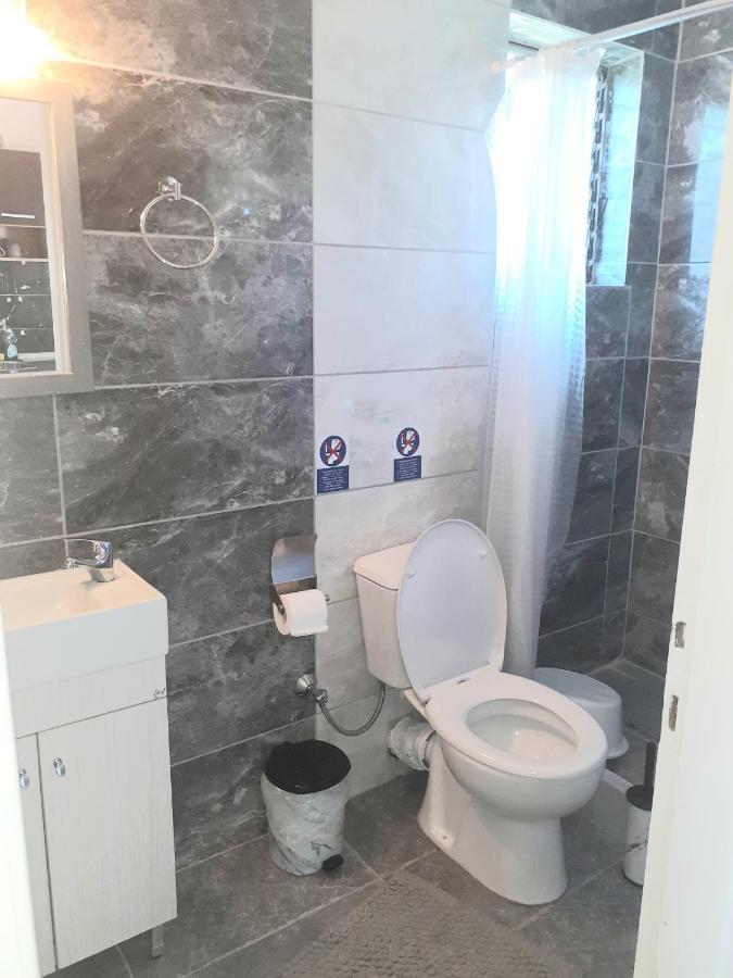 Issos Apartments Agios Georgios  Bagian luar foto