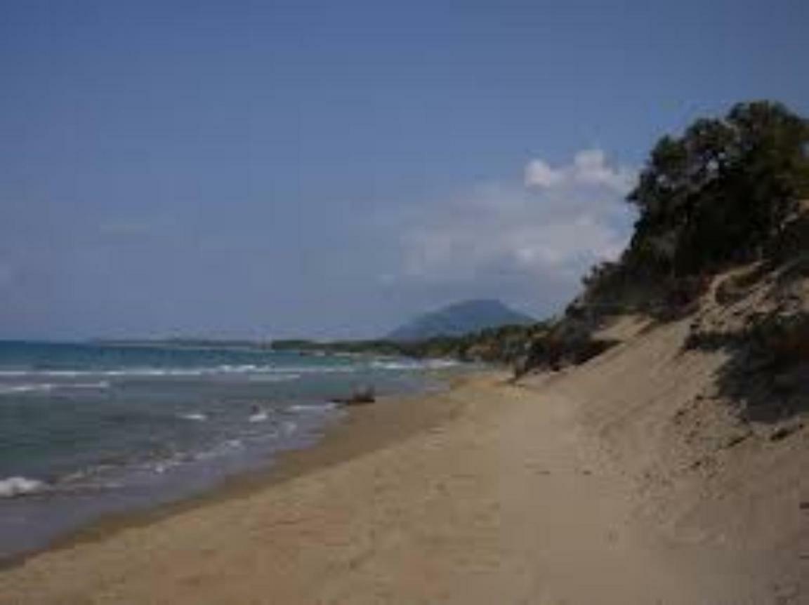 Issos Apartments Agios Georgios  Bagian luar foto
