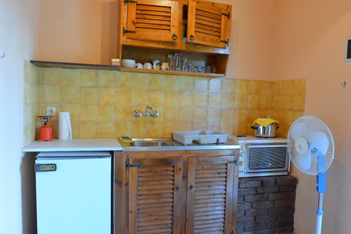 Issos Apartments Agios Georgios  Bagian luar foto