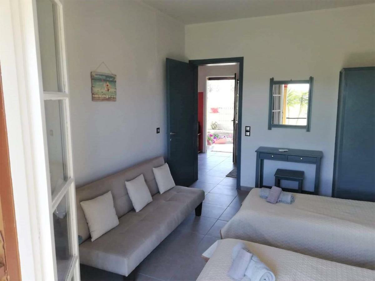 Issos Apartments Agios Georgios  Bagian luar foto