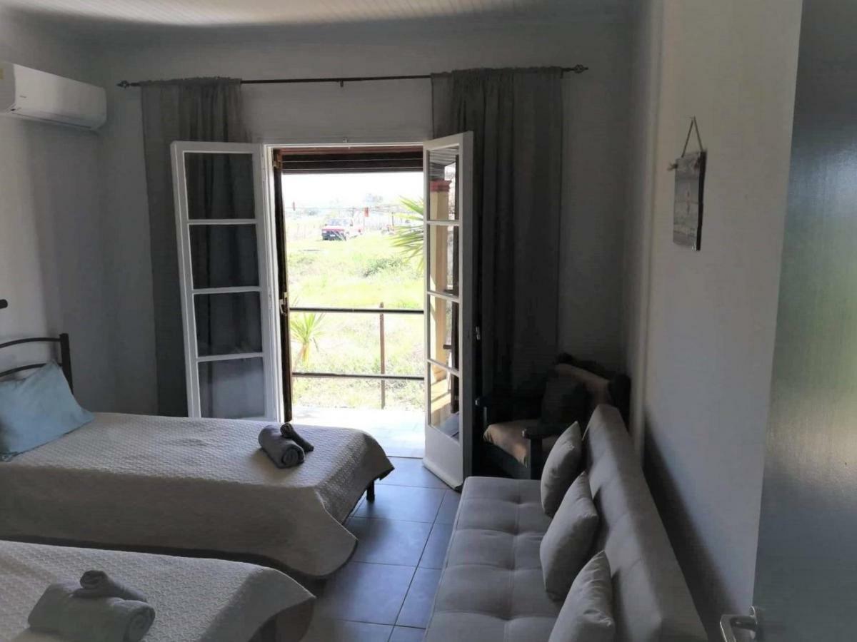 Issos Apartments Agios Georgios  Bagian luar foto