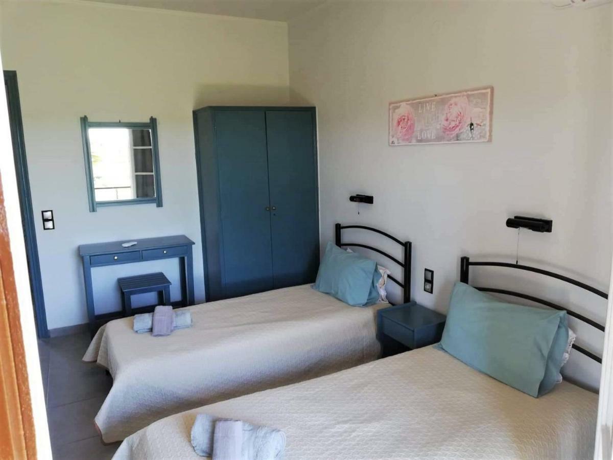 Issos Apartments Agios Georgios  Bagian luar foto